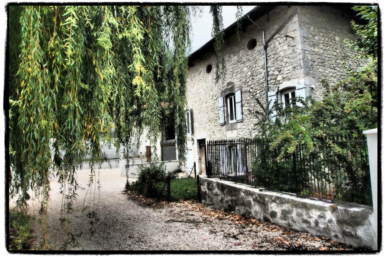 Vieux Corps De Ferme Datant De 1675 Crolles Εξωτερικό φωτογραφία